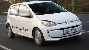 Nuove auto Volkswagen Twin-Up e Golf TGI Bluemotion