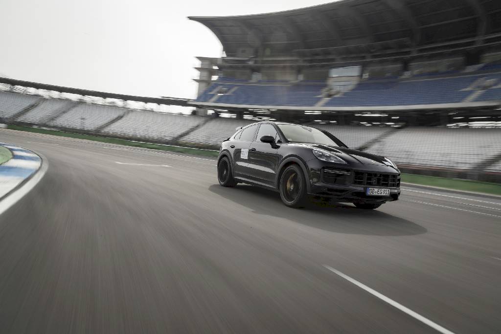 Walter Röhrl Porsche Cayenne