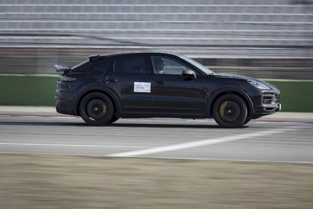 Walter Röhrl Porsche Cayenne