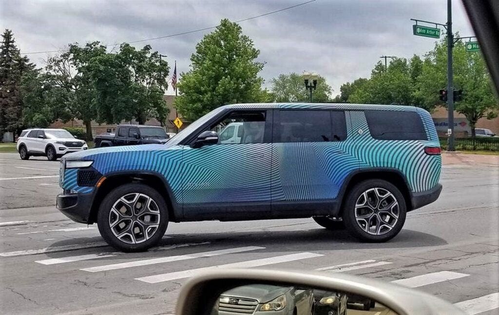 RIVIAN R1S