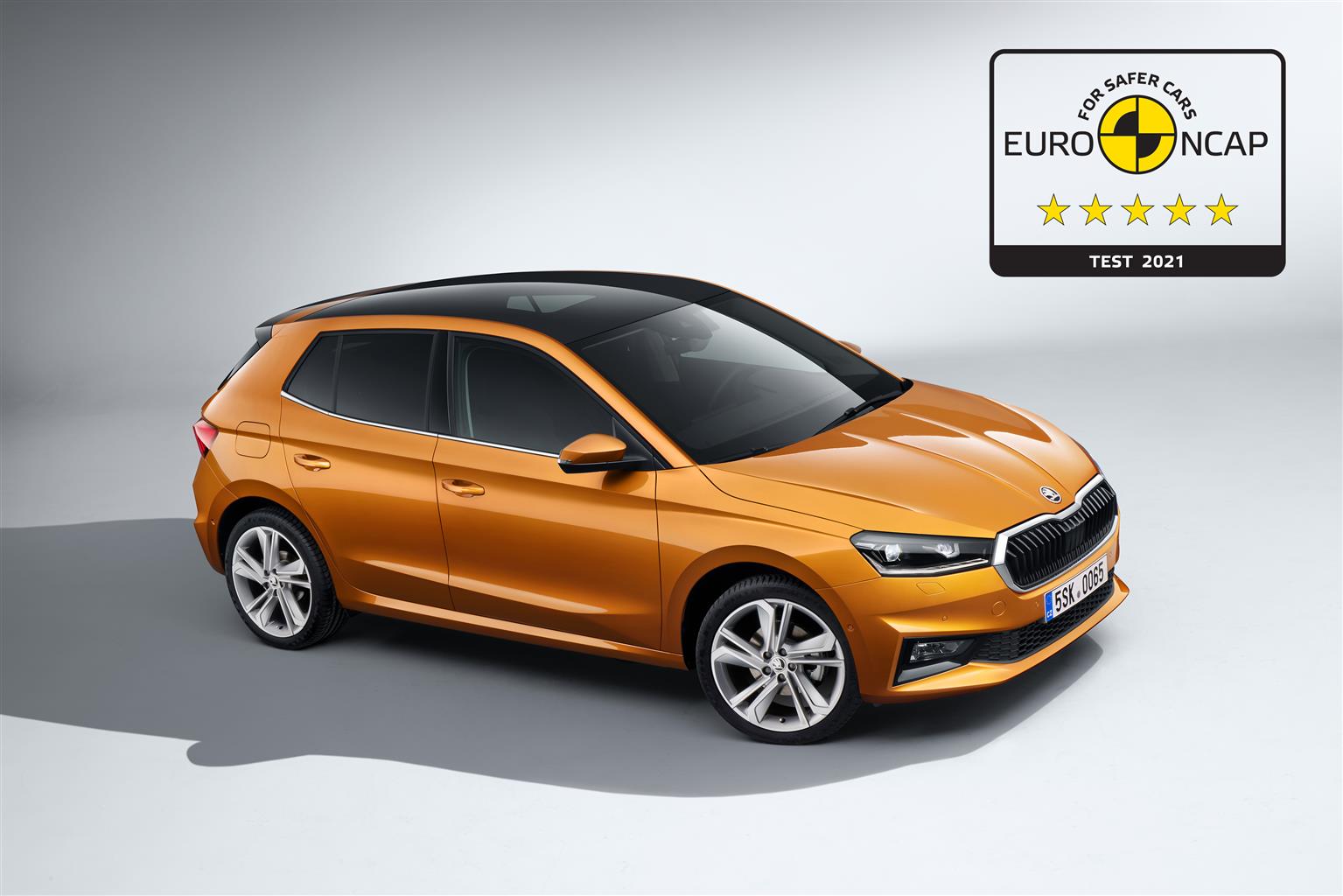 Skoda Fabia arancione laterale