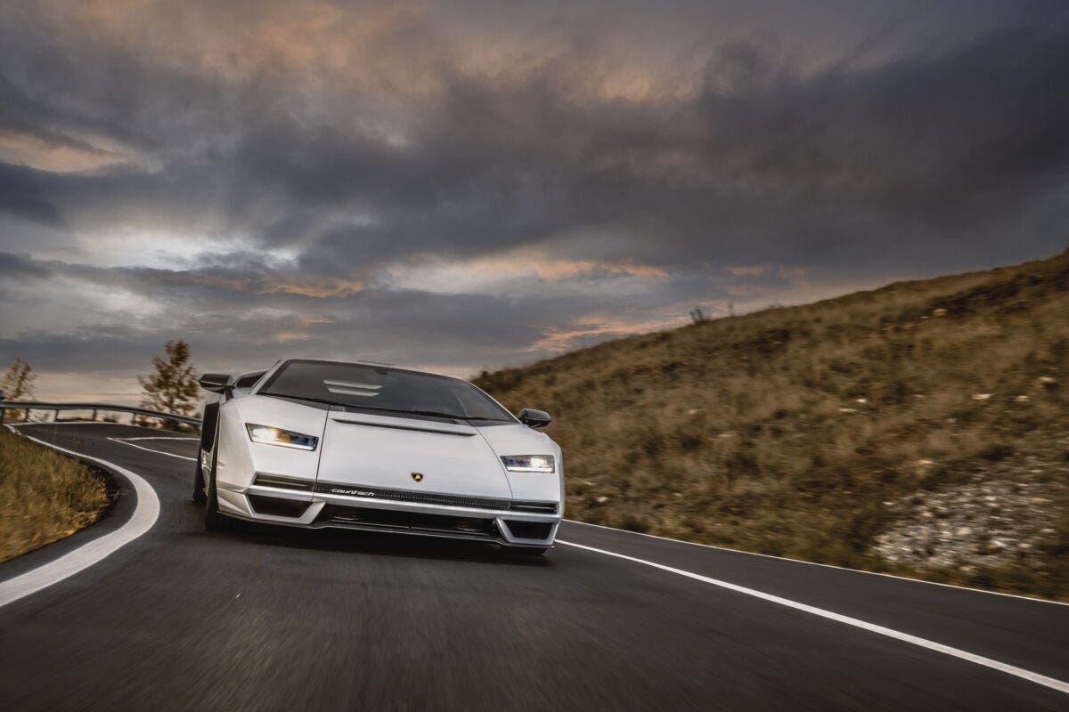 Countach LPI 800-4