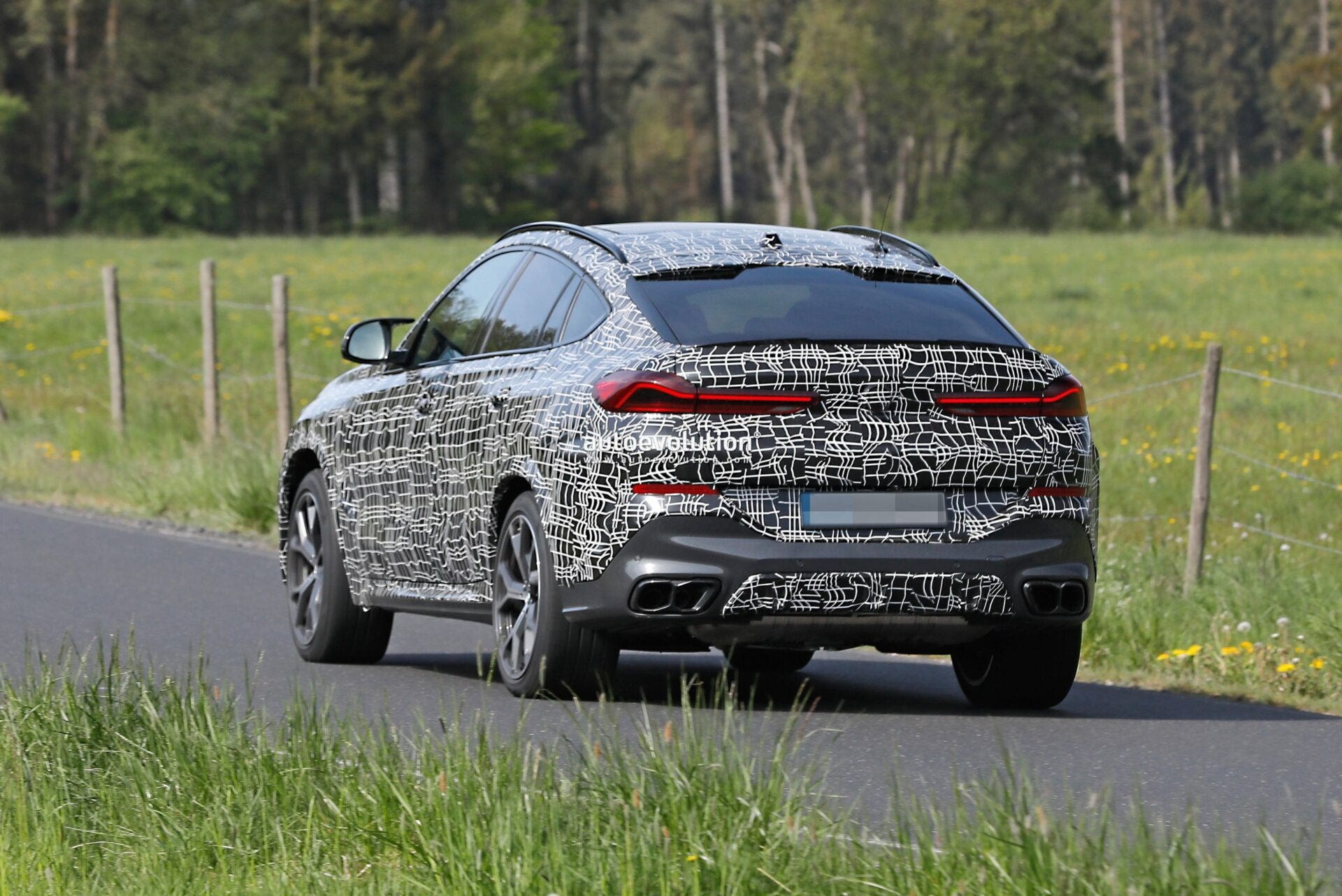 BMW X6 posteriore