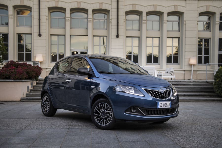 Lancia-Ypsilon-Ibrida