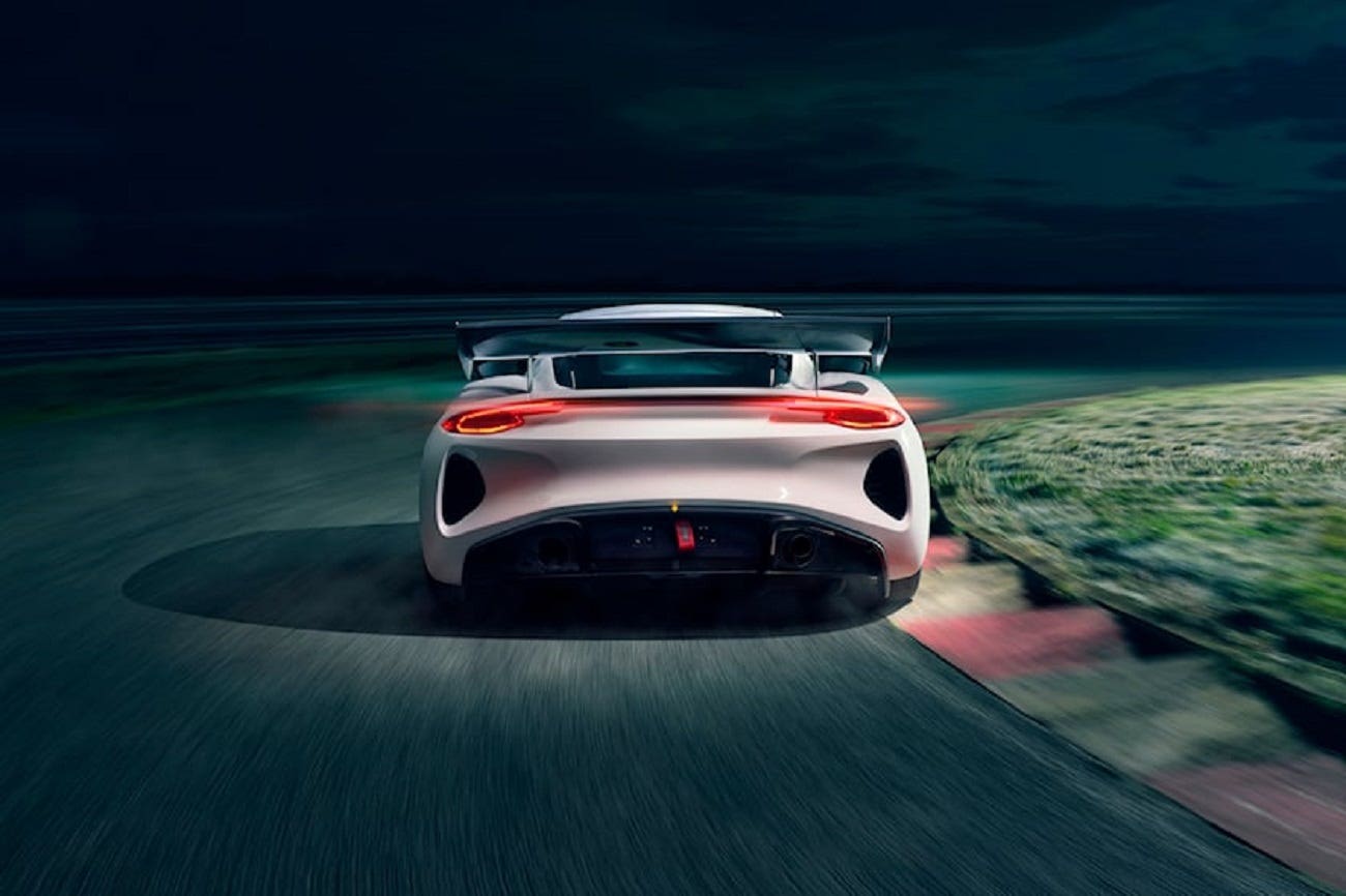 Emira GT4 posteriore