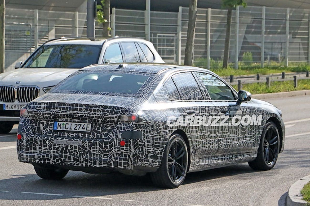 BMW i5 posteriore