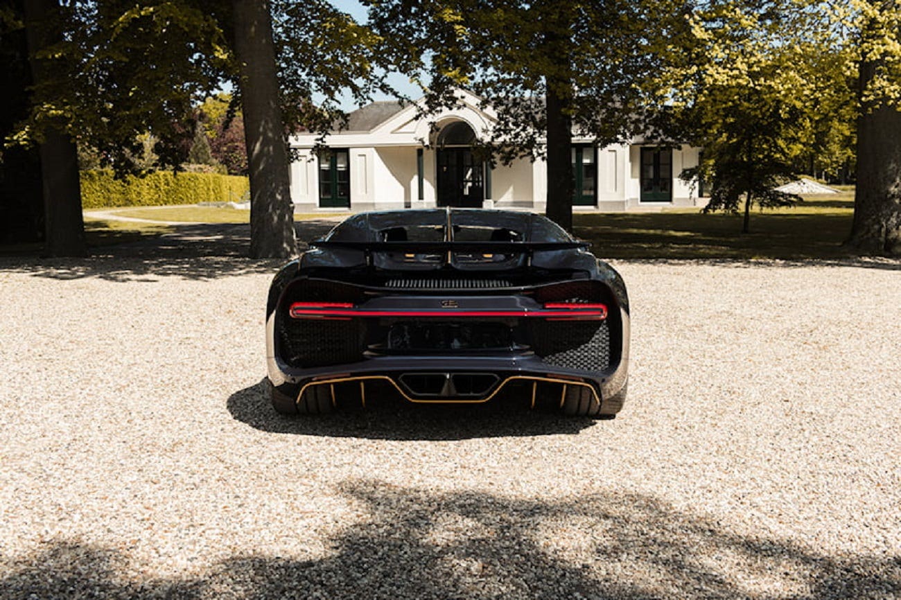 Bugatti Chiron l'Èbè posteriore