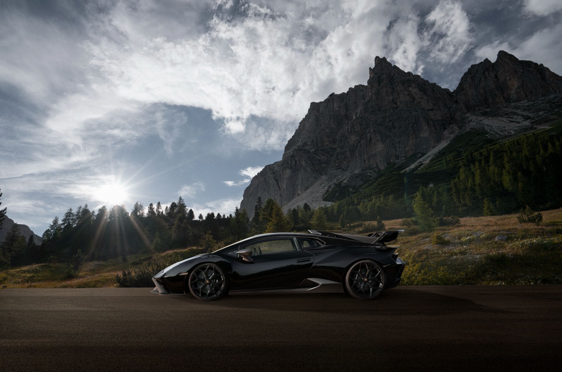 Lamborghini Huracan STO Novitec nera laterale