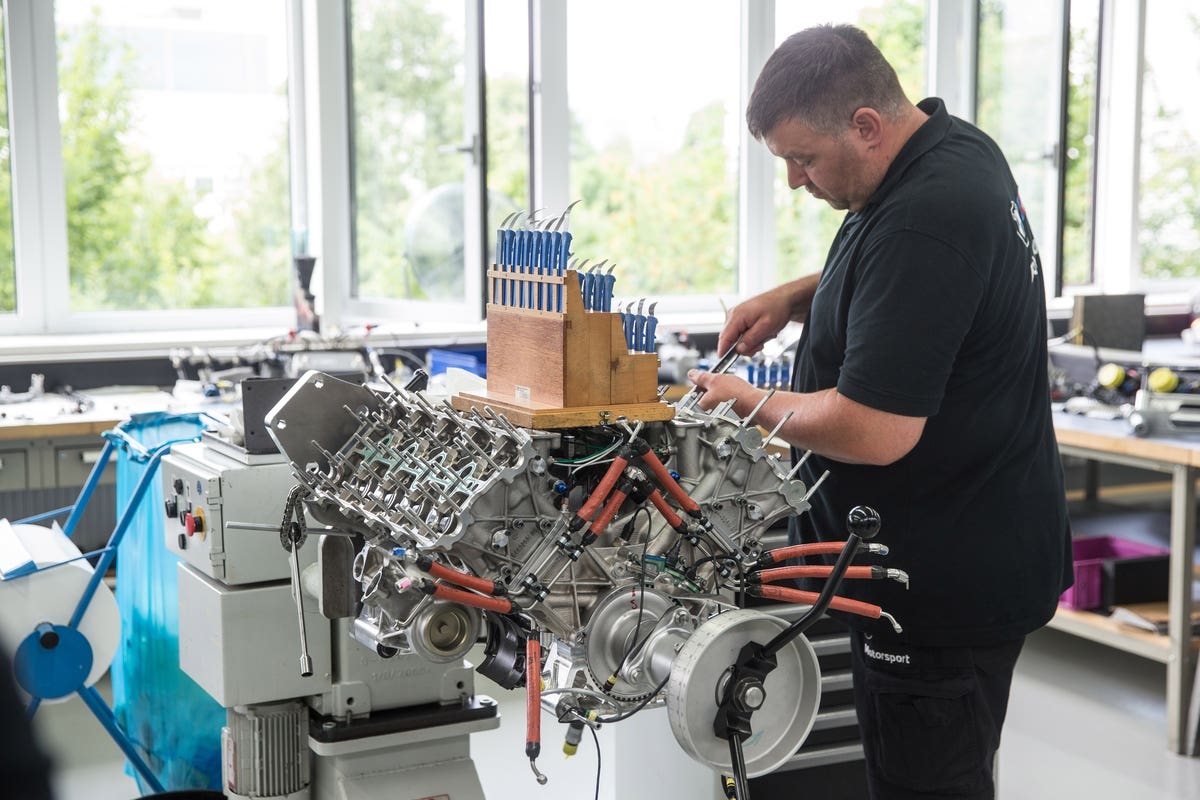 BMW M Hybrid V8 P66/3