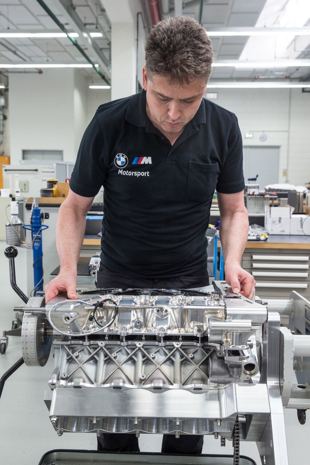 BMW M Hybrid V8 P66/3