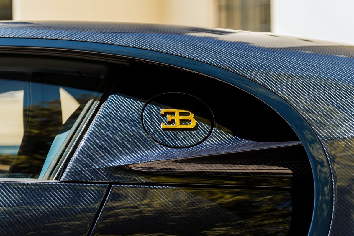 Bugatti Chiron L’Ébé parti oro 24 carati