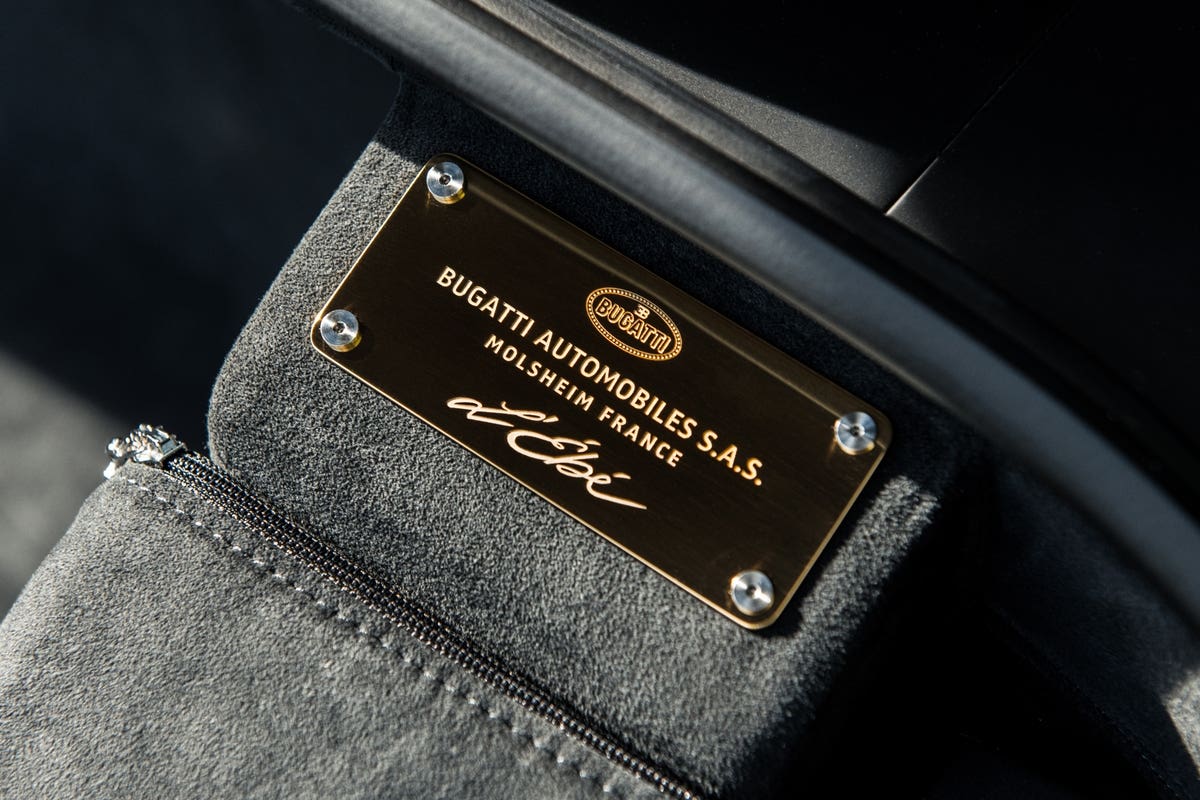 Bugatti Chiron L’Ébé parti oro 24 carati