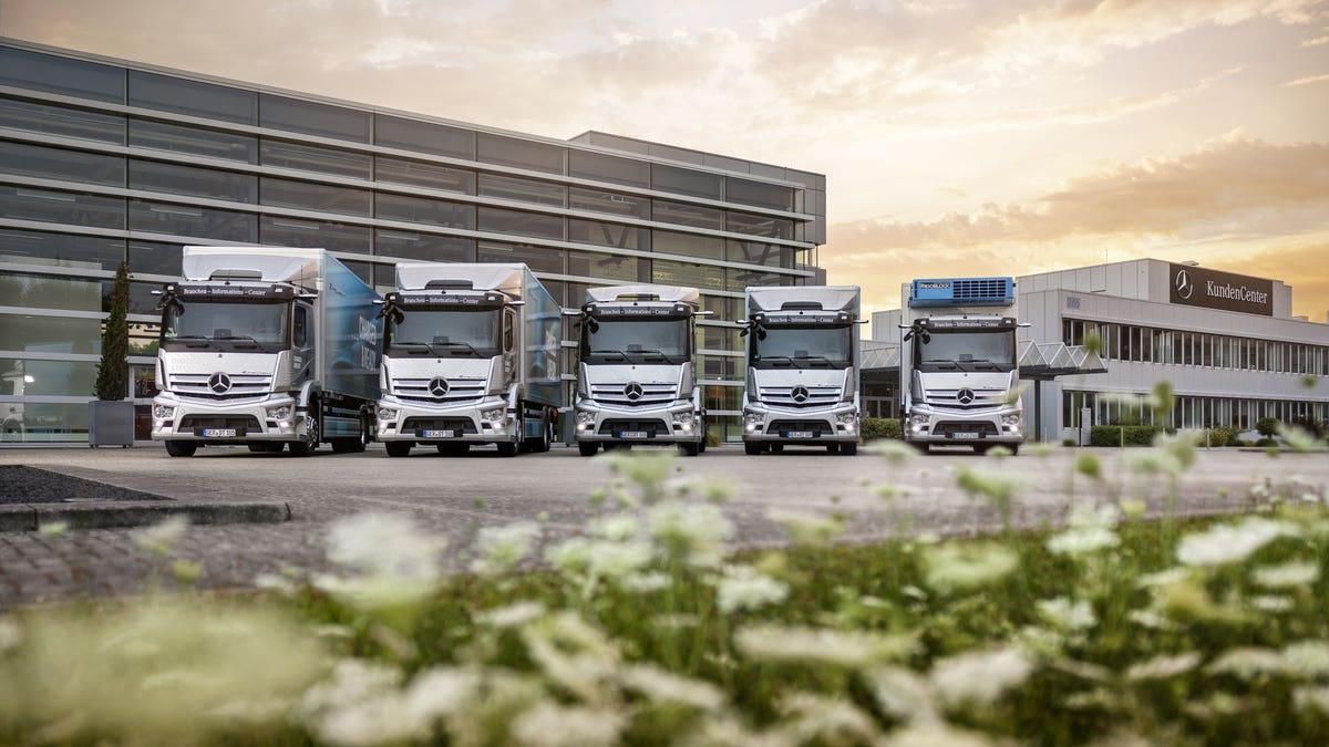 Mercedes eTruck Charging Park Worth