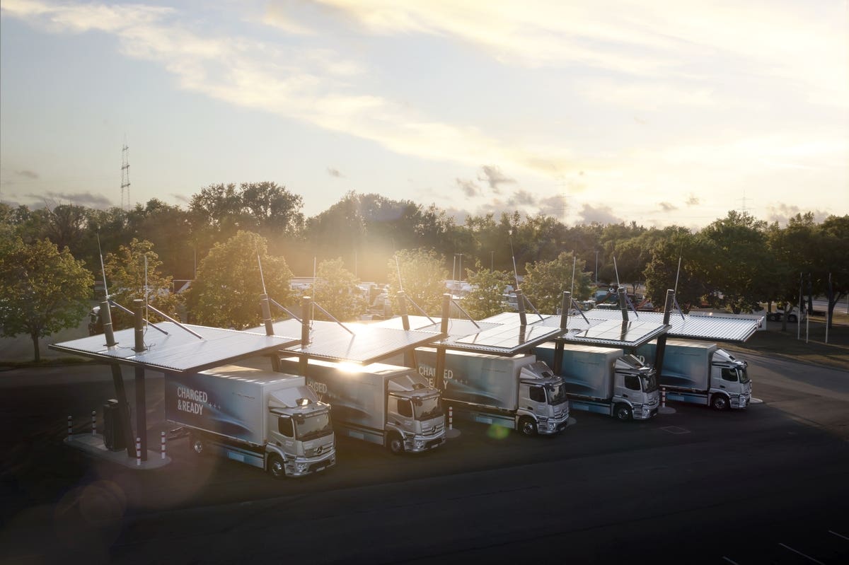 Mercedes eTruck Charging Park Worth