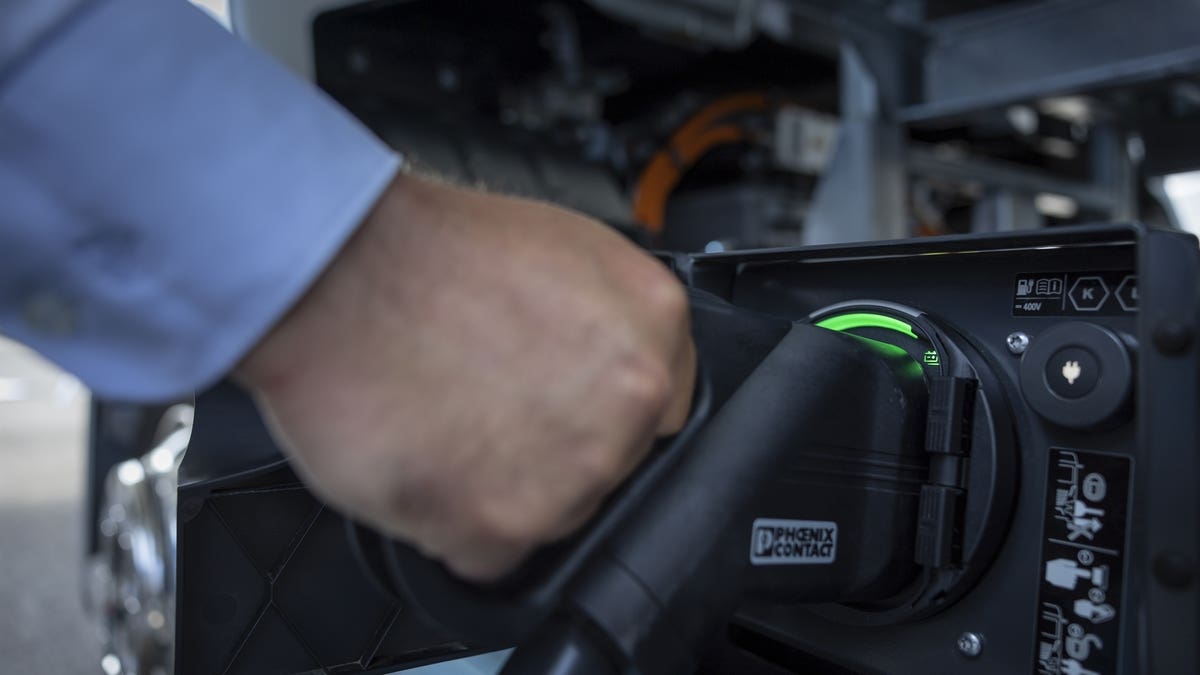 Mercedes eTruck Charging Park Worth