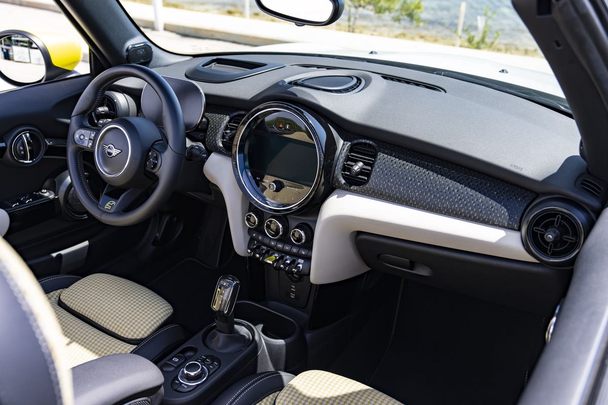 Mini Cooper SE Convertible one-off