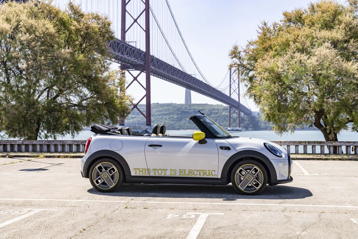 Mini Cooper SE Convertible one-off