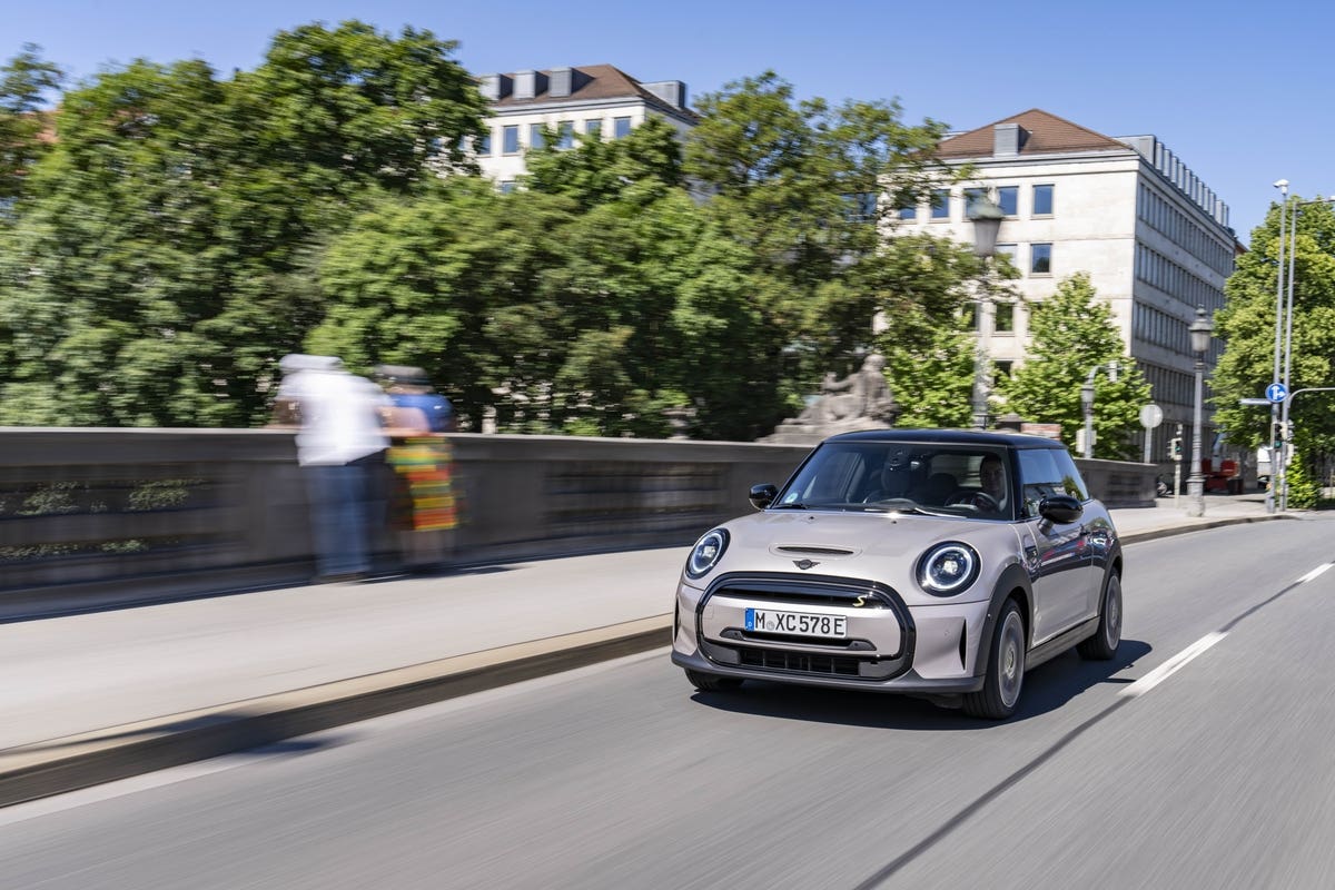 Mini Cooper SE persone disabili