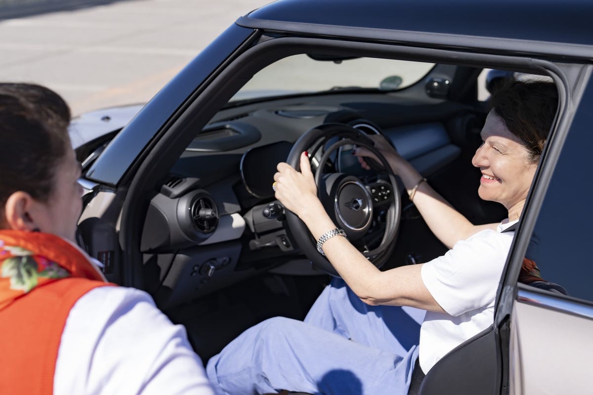 Mini Cooper SE persone disabili
