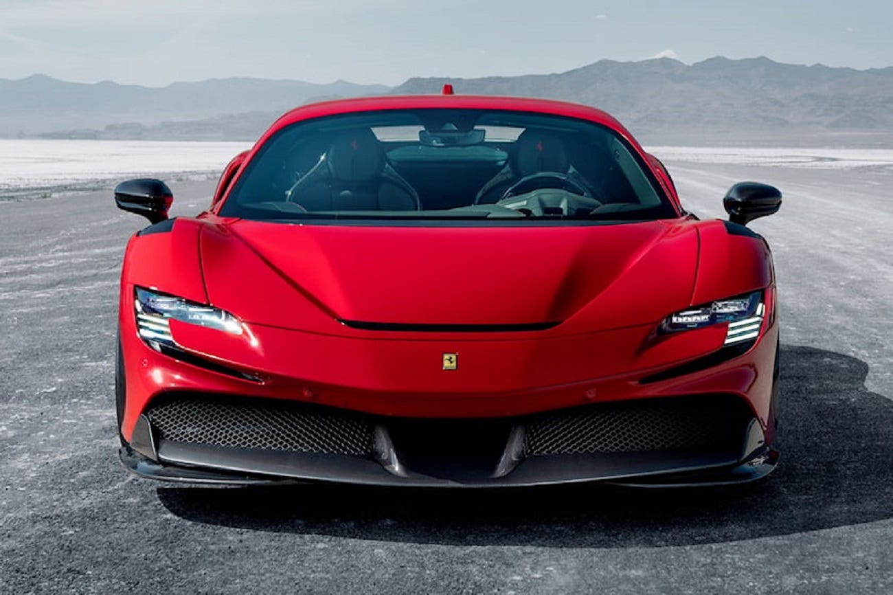 Novitec SF90 Stradale rossa anteriore