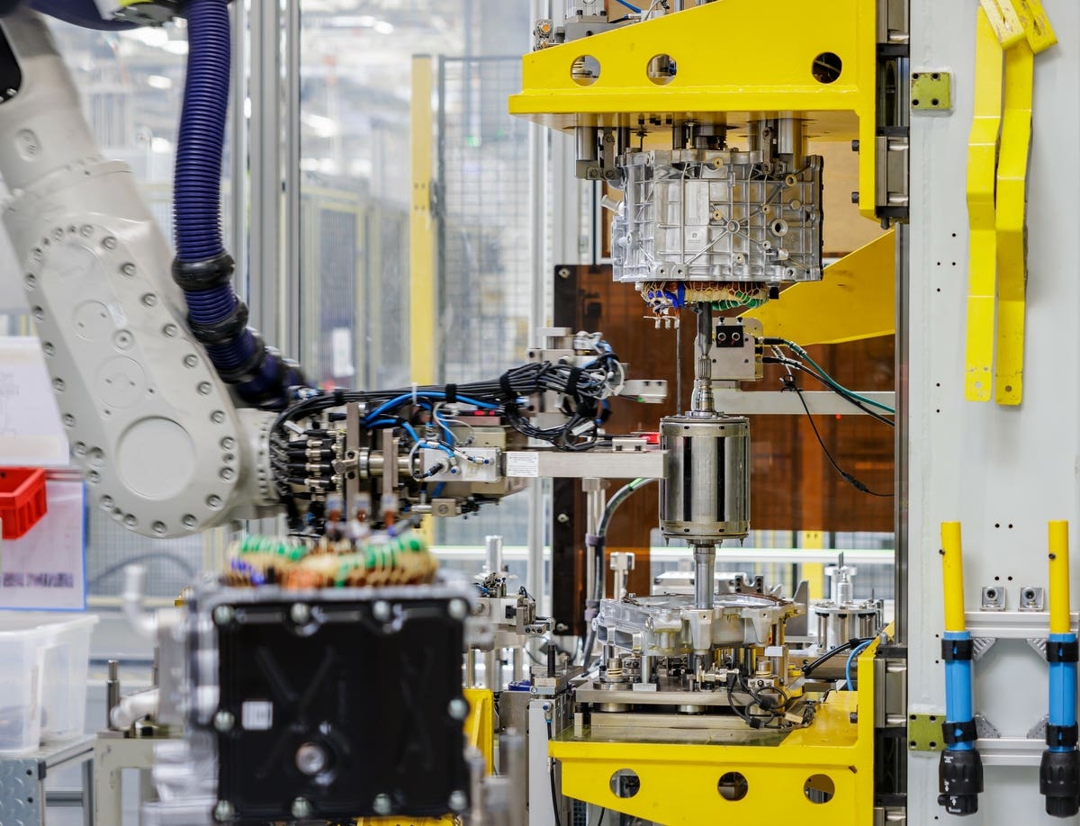 Renault nuova linea produzione motori elettrici Cléon