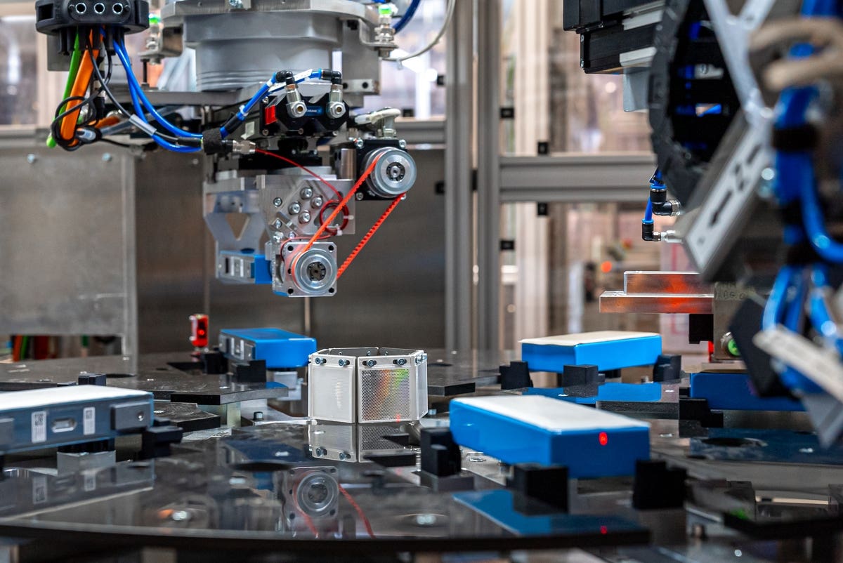 BMW seconda linea produzione moduli batteria Lipsia