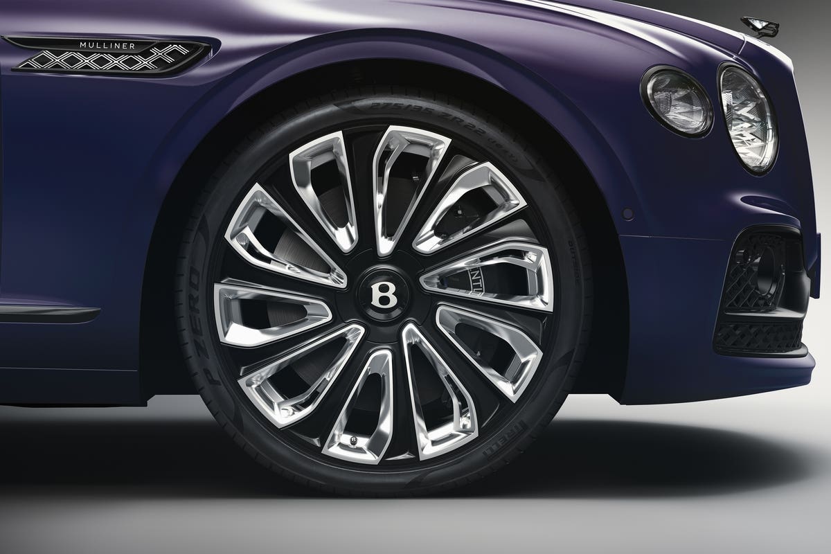 Bentley Flying Spur Mulliner Blackline