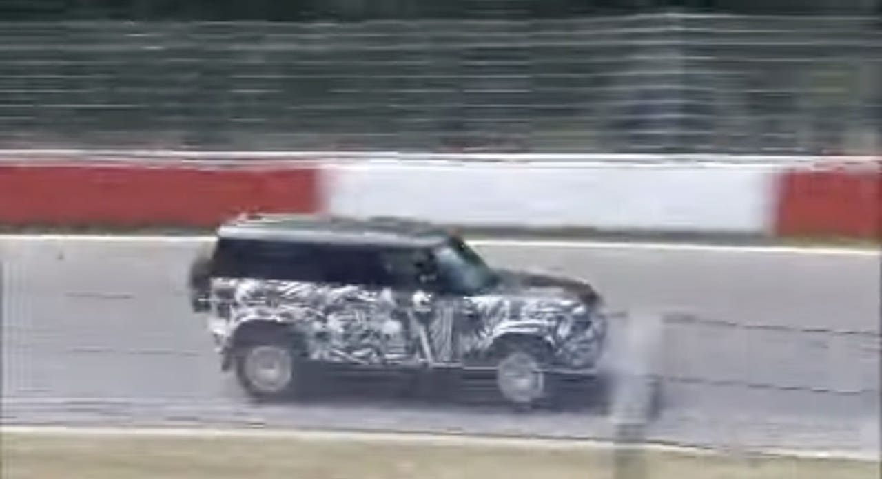 Land Rover Defender V8 foto spia