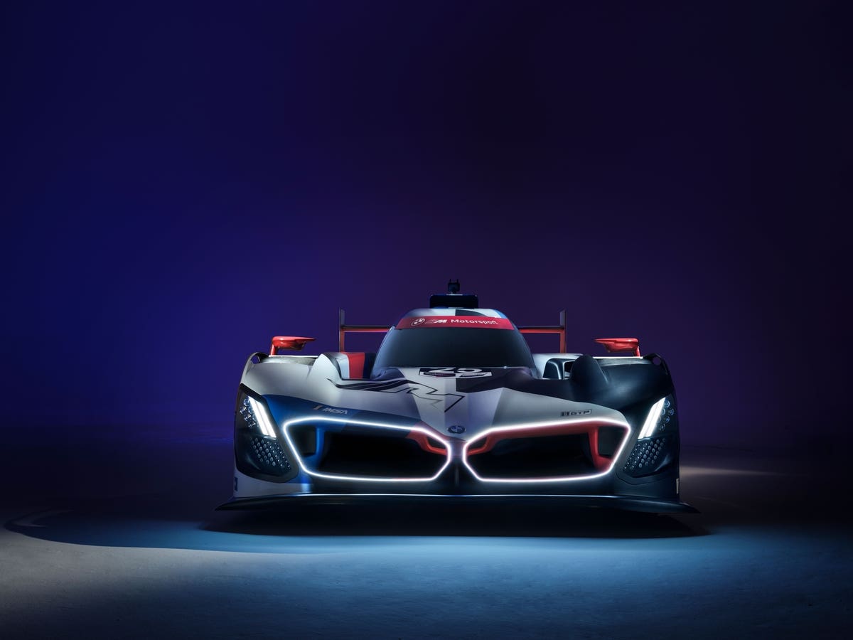 BMW M Hybrid V8 livrea da gara