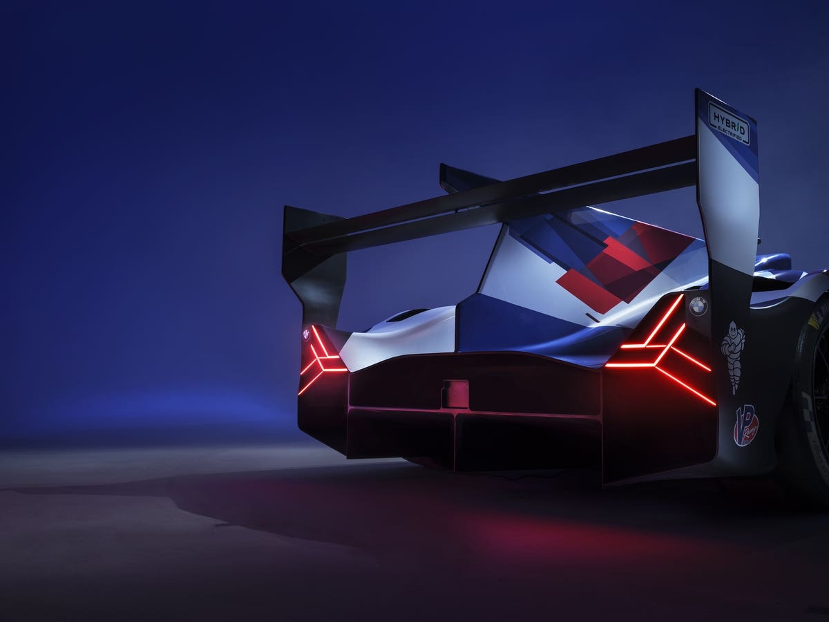 BMW M Hybrid V8 livrea da gara
