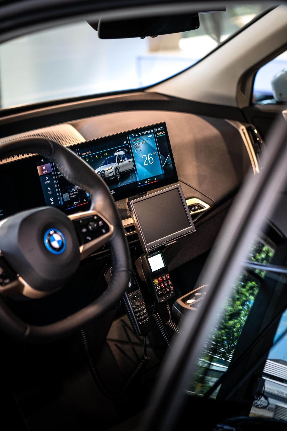 BMW iX polizia svizzera
