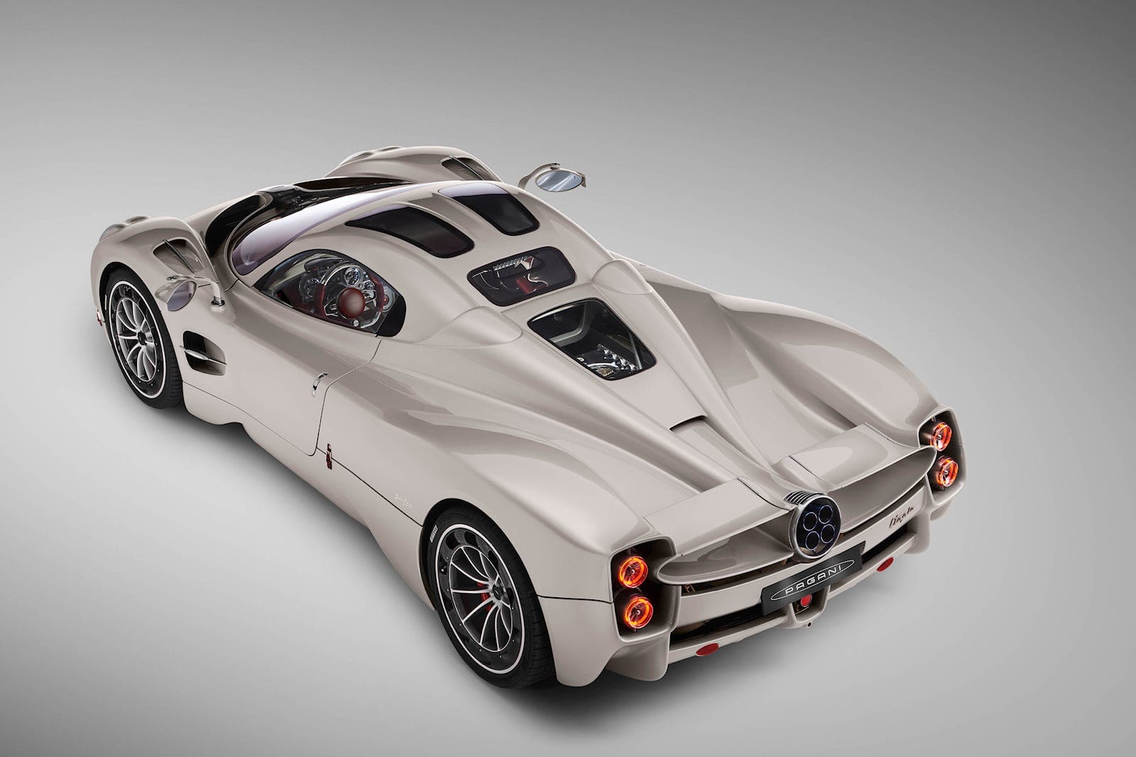 Pagani Utopia dall'alto