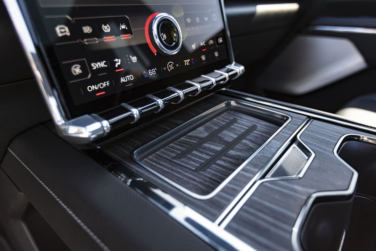 GMC Sierra EV 2024