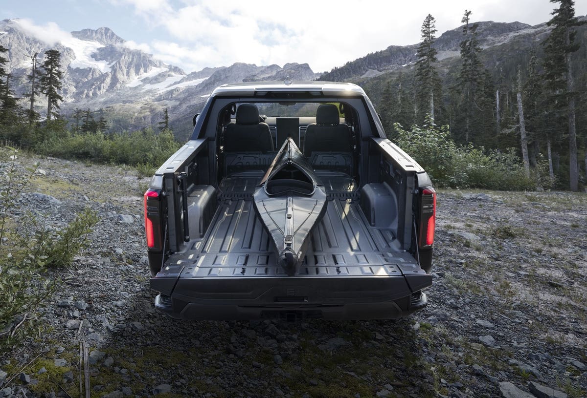 GMC Sierra EV 2024