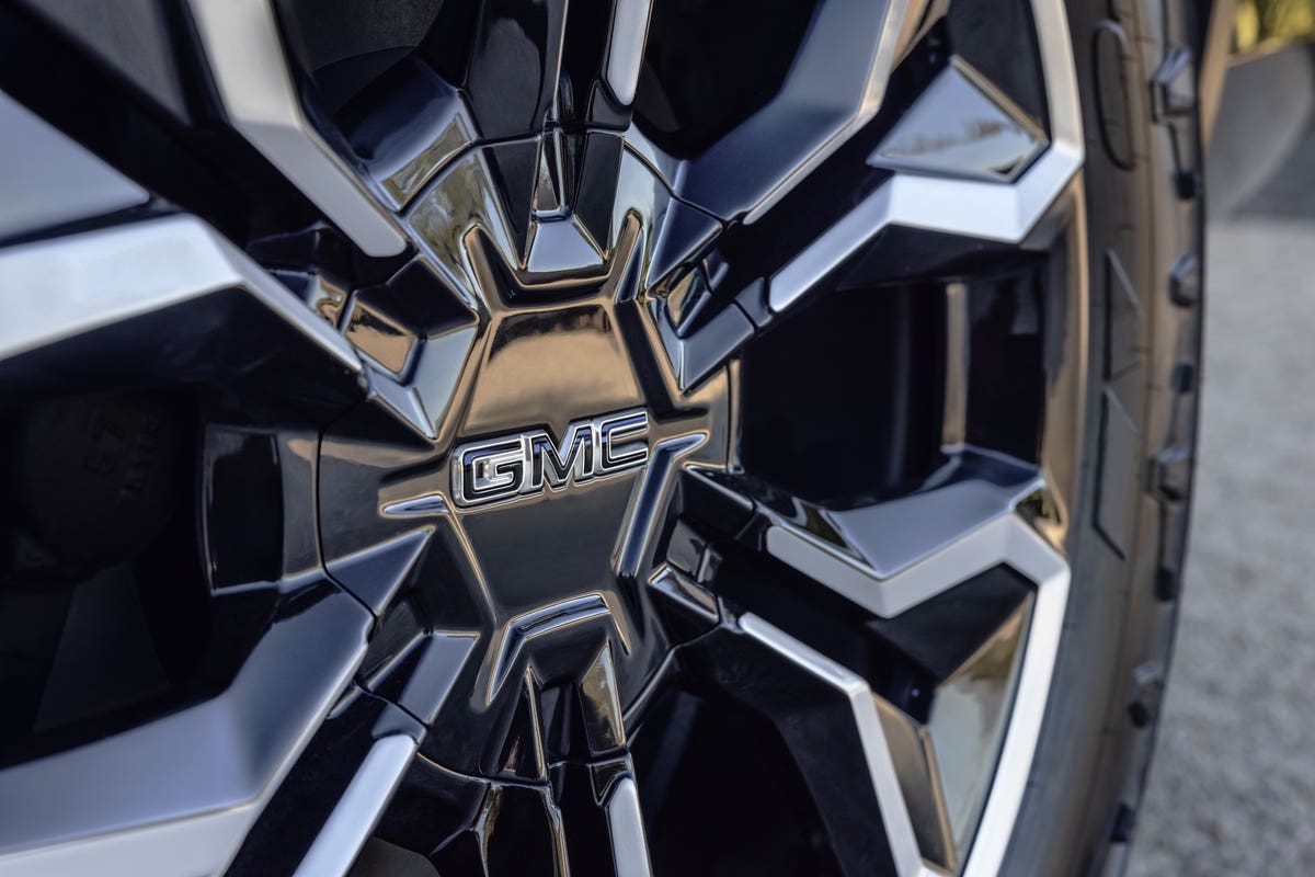 GMC Sierra EV 2024
