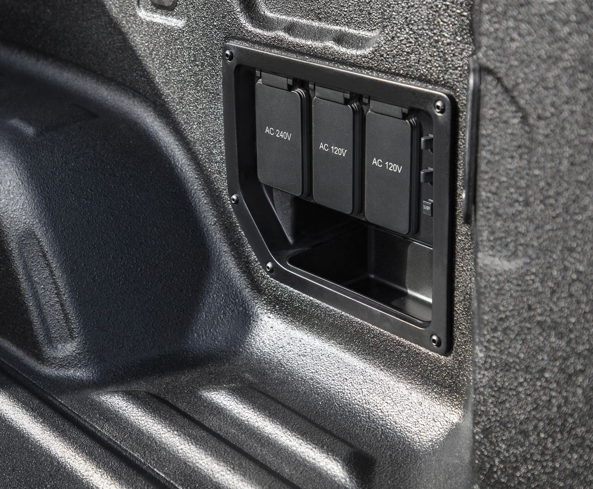 GMC Sierra EV 2024