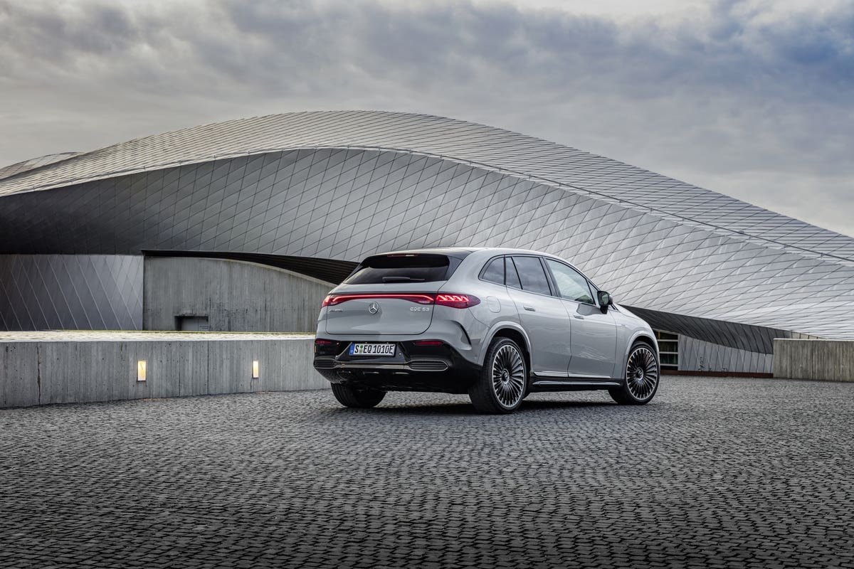 Mercedes-AMG EQE SUV