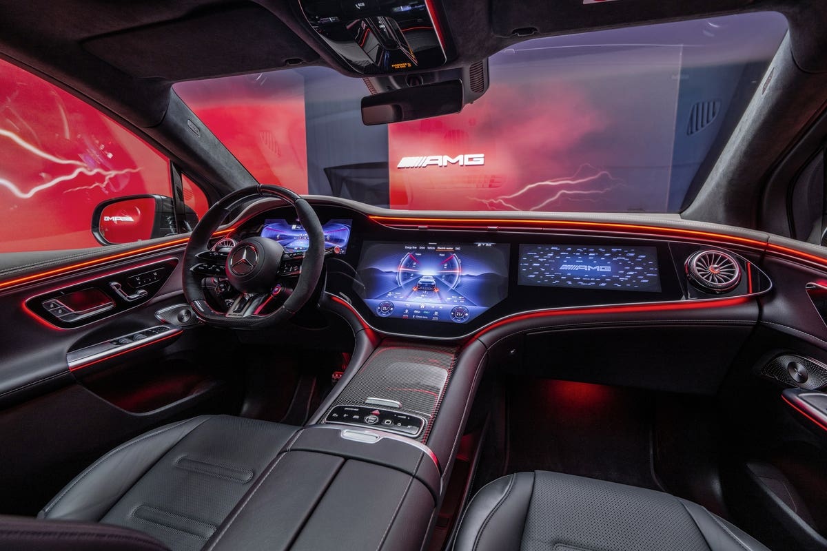 Mercedes-AMG EQE SUV