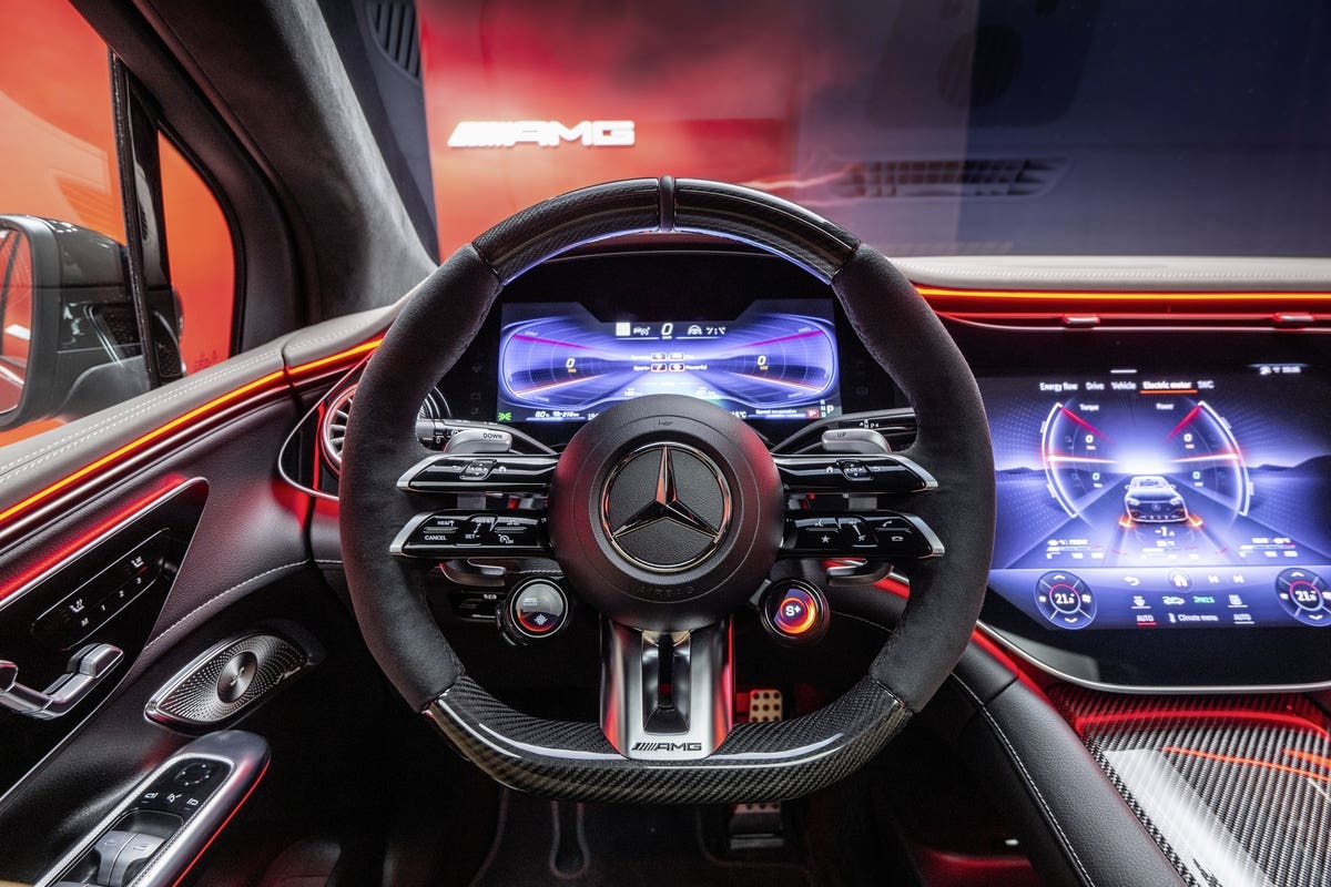 Mercedes-AMG EQE SUV