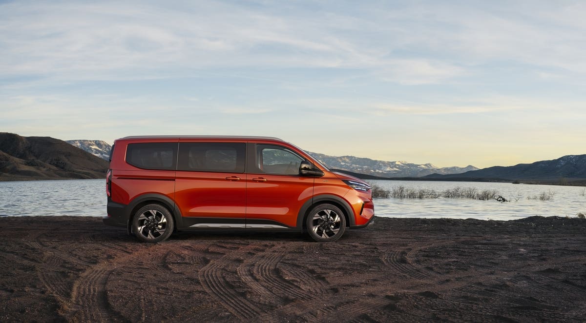 Ford E-Tourneo Custom