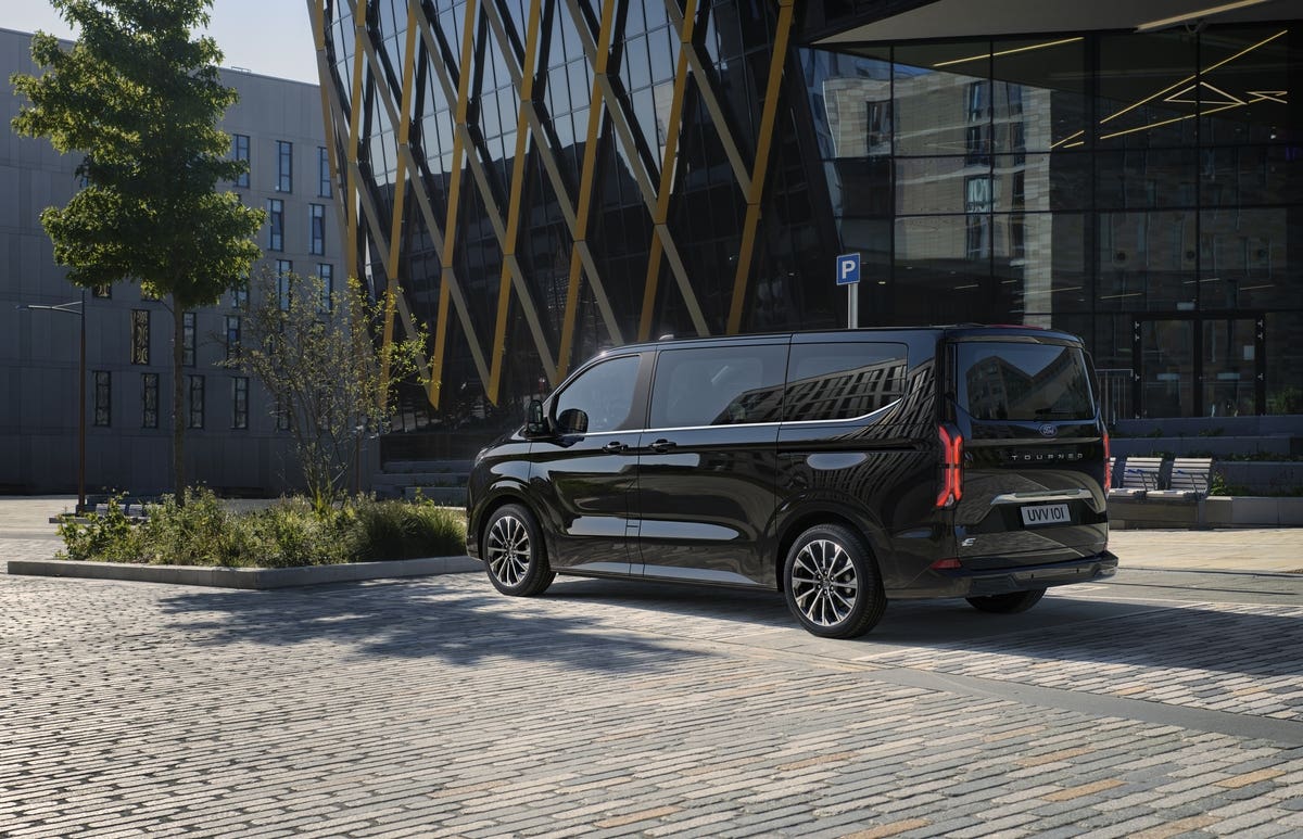 Ford E-Tourneo Custom