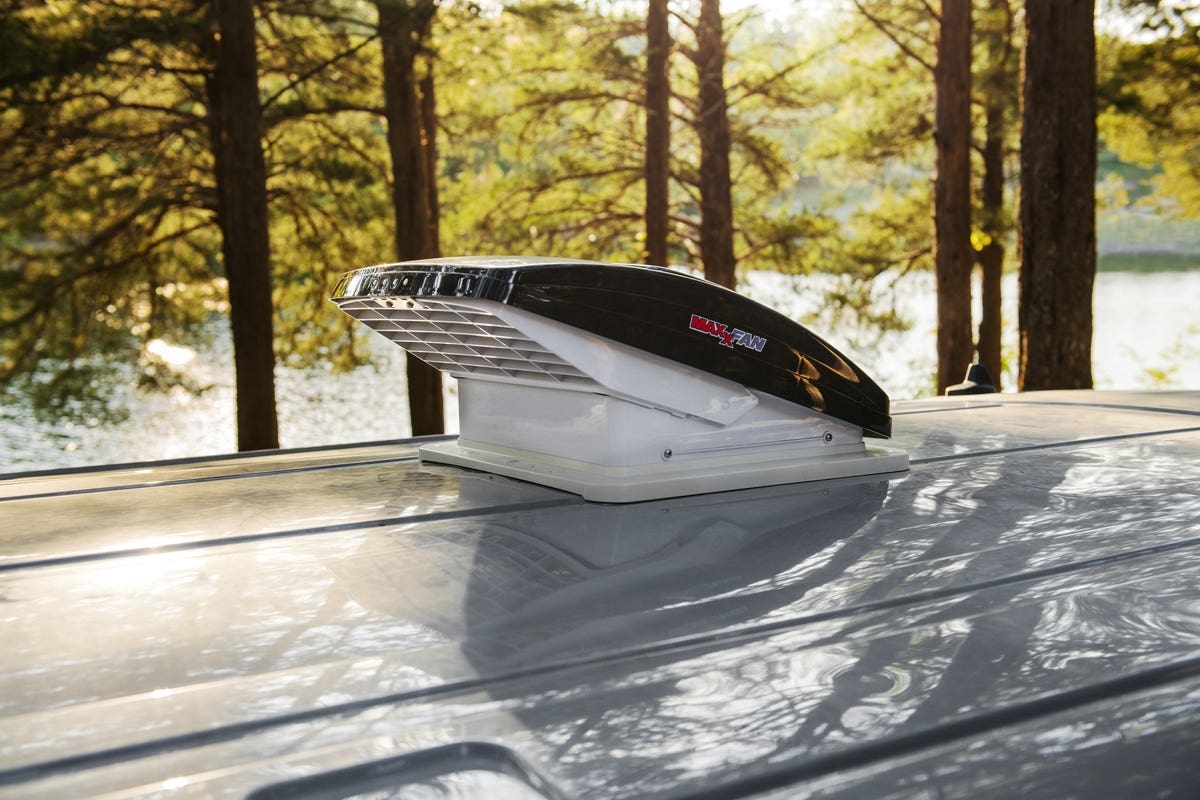 Ford Transit Trail 2023