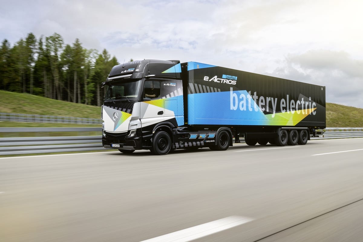 Mercedes eActros LongHaul