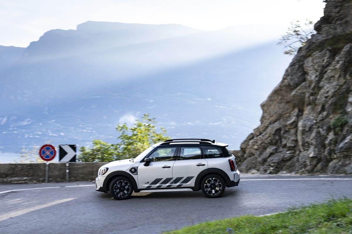 Mini Cooper SE Countryman ALL4 Untamed Edition