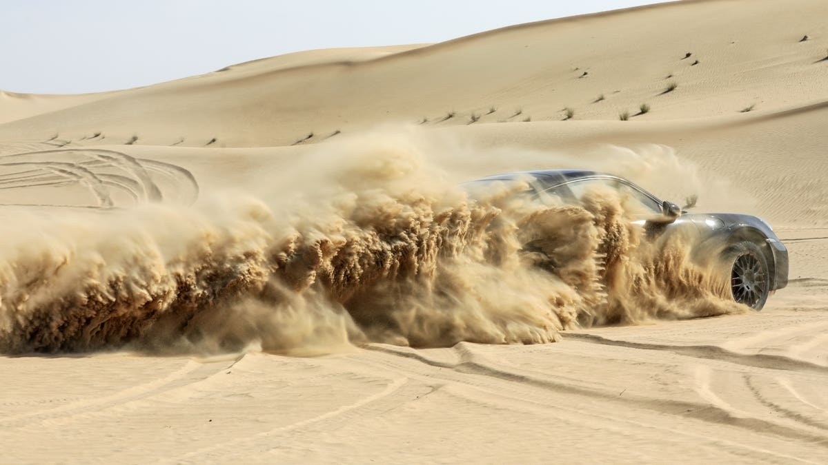 Porsche 911 Dakar anteprima