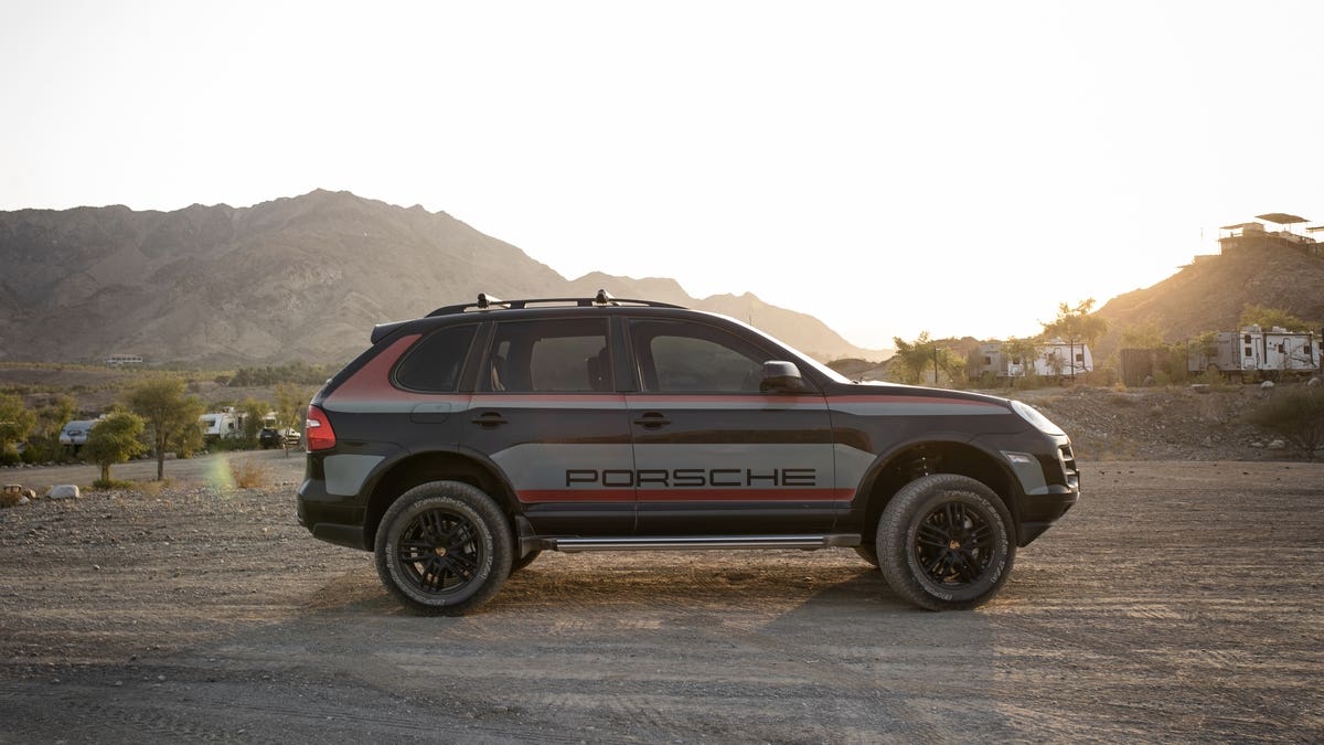 Porsche Cayenne prima generazione restomod