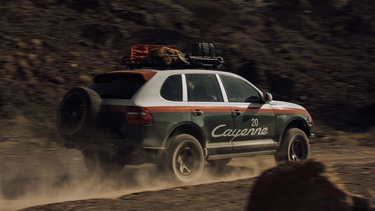 Porsche Cayenne prima generazione restomod