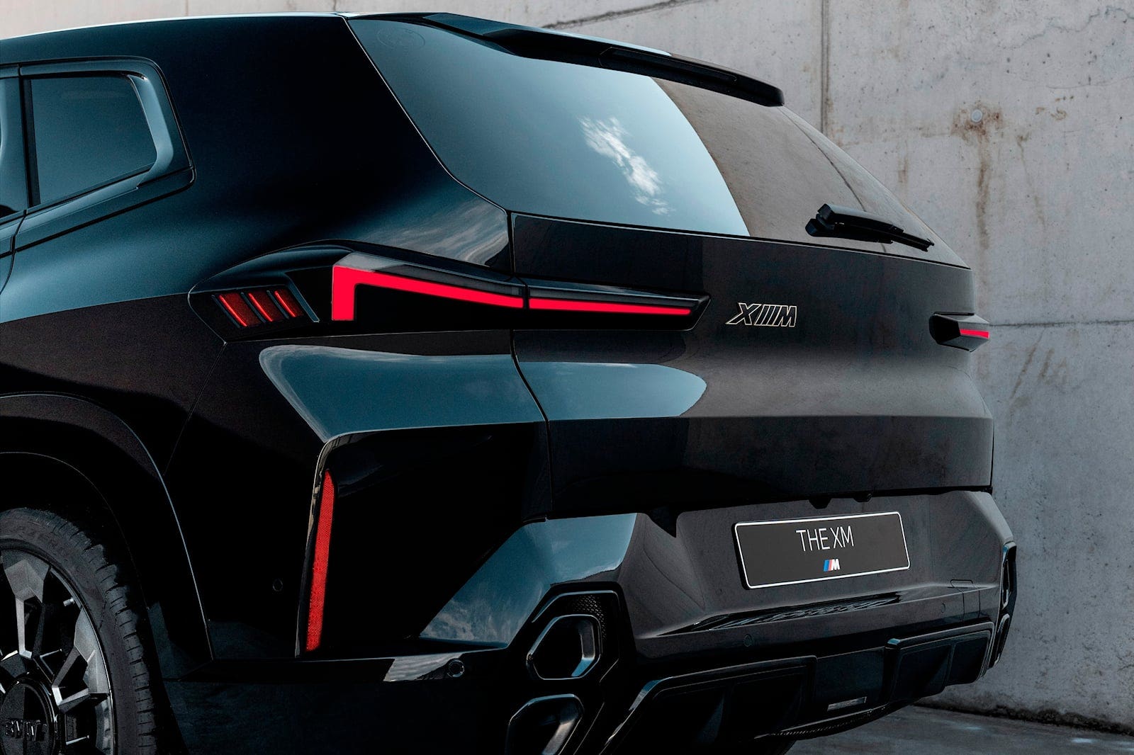 Posteriore nera BMW XM