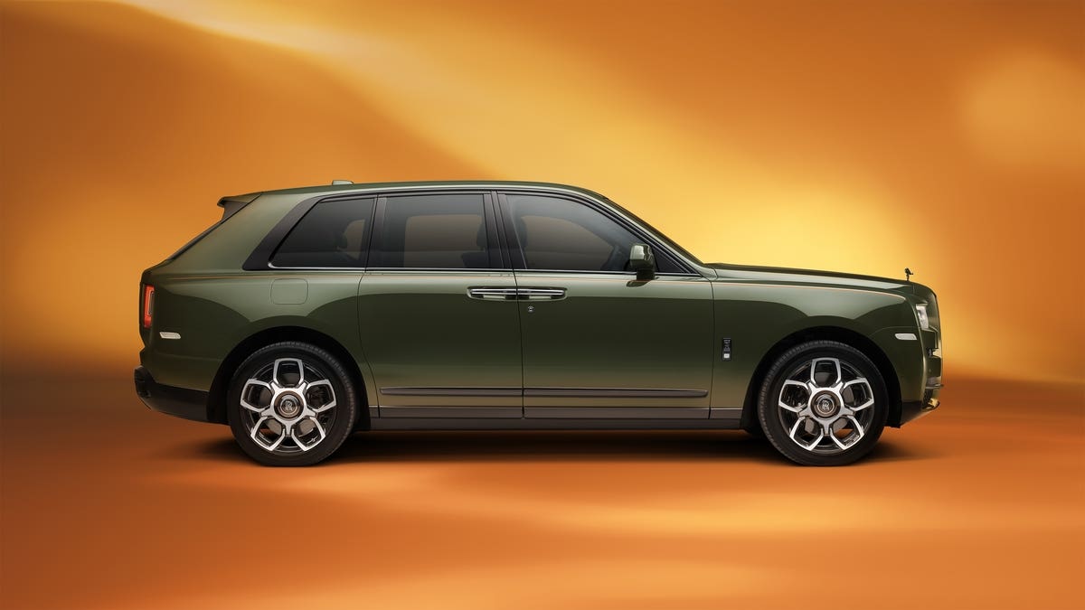 Rolls-Royce Cullinan Fu-Shion e Re-Belle