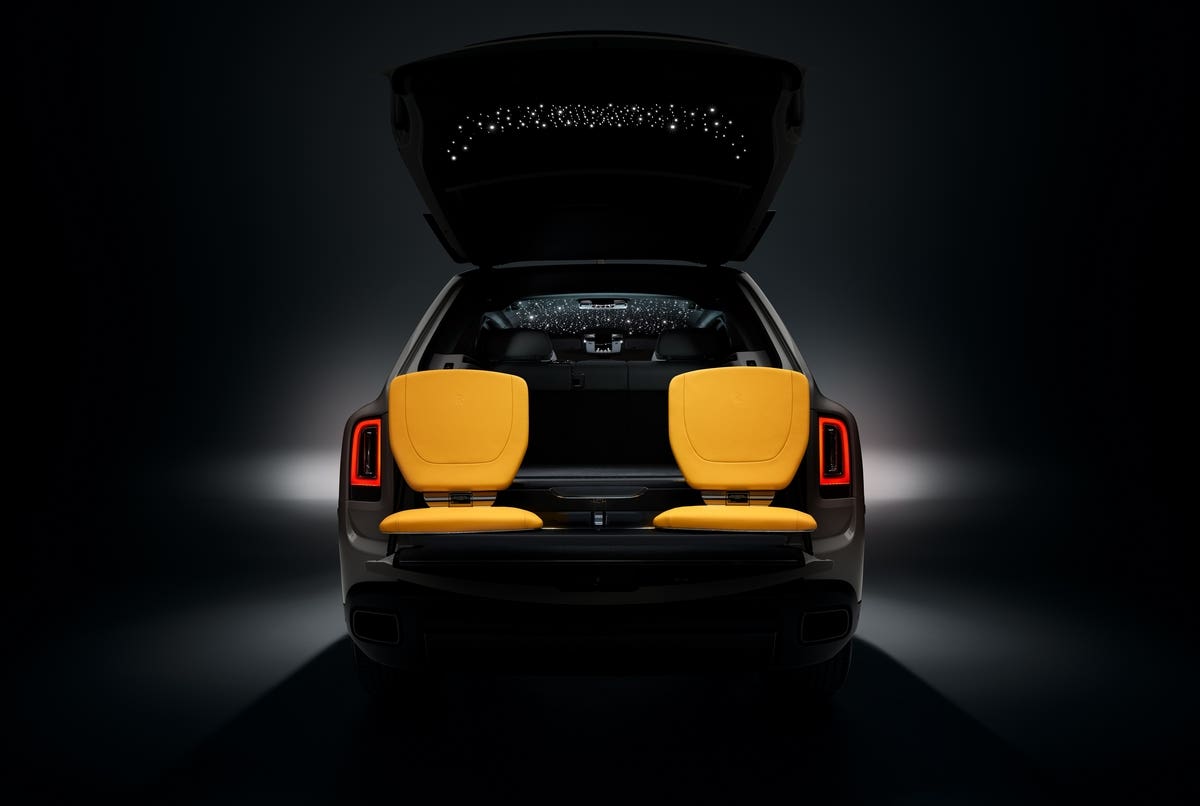 Rolls-Royce Cullinan Fu-Shion e Re-Belle